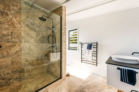 Photo of property in 31 Miro Road, Palm Beach, Waiheke Island, 1081