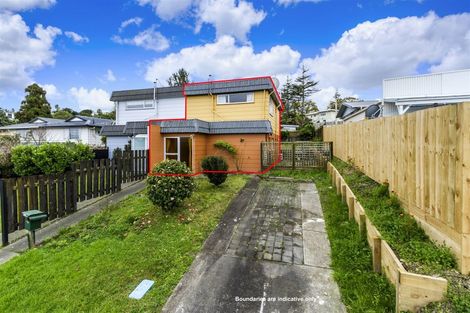 Photo of property in 2/3 Lambrown Drive, Totara Vale, Auckland, 0629