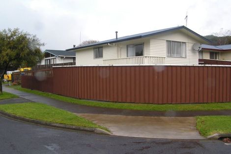 Photo of property in 8 Gemstone Drive, Birchville, Upper Hutt, 5018