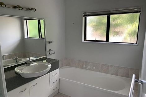 Photo of property in 2/12 Belmont Terrace, Milford, Auckland, 0620