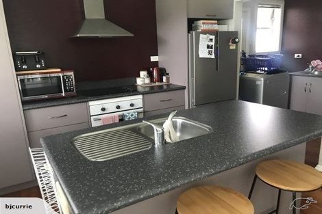 Photo of property in 8 Belfast Place, Roslyn, Palmerston North, 4414