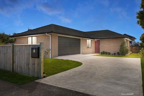 Photo of property in 21 Cambridge Road, Martinborough, 5711