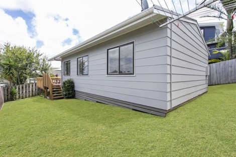 Photo of property in 1/10 Oreil Avenue, West Harbour, Auckland, 0618