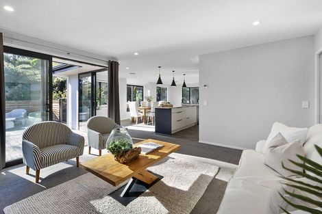 Photo of property in 8 Matau Lane, Ferndale, New Plymouth, 4310