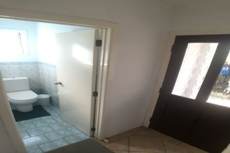 Photo of property in 19 Sunhaven Avenue, Glenfield, Auckland, 0629