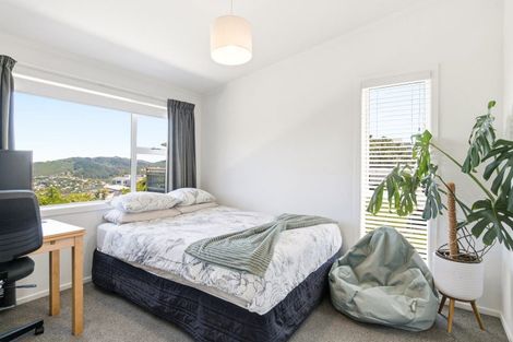 Photo of property in 12 Middlesex Place, Northland, Wellington, 6012