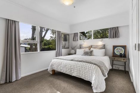 Photo of property in 22 Rosecamp Road, Beach Haven, Auckland, 0626