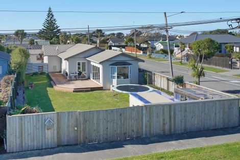 Photo of property in 319 Estuary Road, South New Brighton, Christchurch, 8062