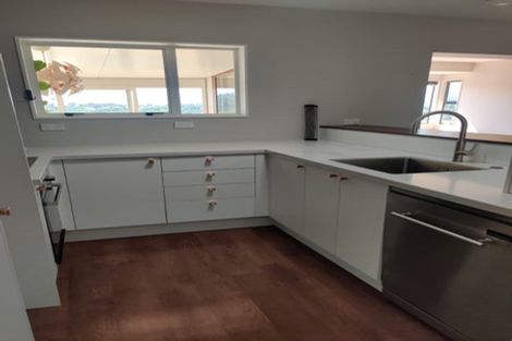 Photo of property in 96 Kaikoura Street, Maupuia, Wellington, 6022