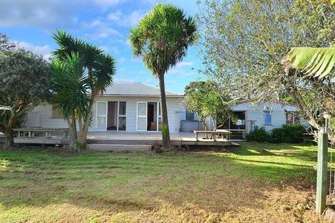 Photo of property in 3265 South Head Road, South Head, Helensville, 0874