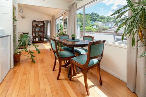 Photo of property in 13 Thurleigh Grove, Karori, Wellington, 6012