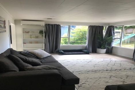 Photo of property in 77 Brian Crescent, Stanmore Bay, Whangaparaoa, 0932