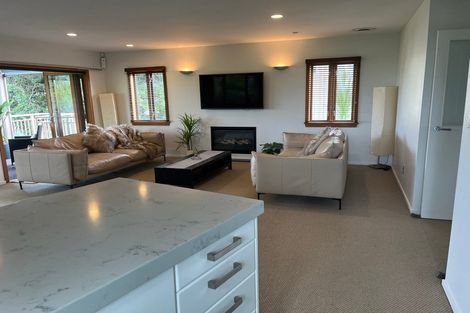 Photo of property in 1/28 Gulf View Road, Murrays Bay, Auckland, 0630