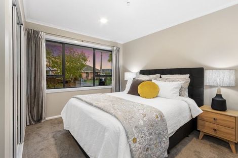 Photo of property in 17 Liverton Crescent, Bishopdale, Christchurch, 8053