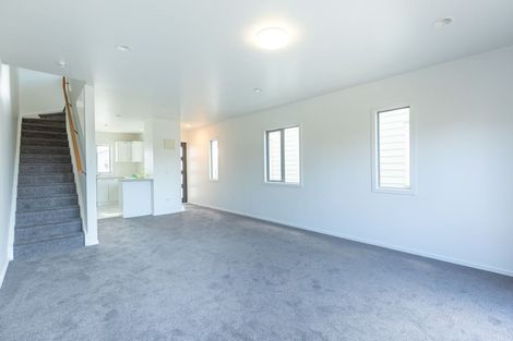 Photo of property in 7/6 John Jennings Drive, Oteha, Auckland, 0632