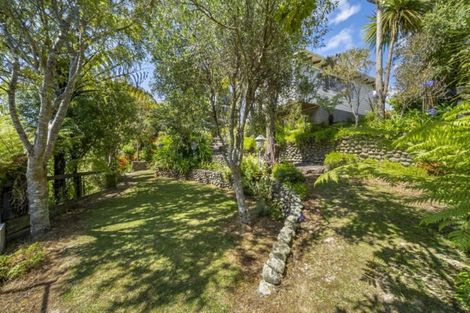Photo of property in 16 Raynham Way, Silverstream, Upper Hutt, 5019