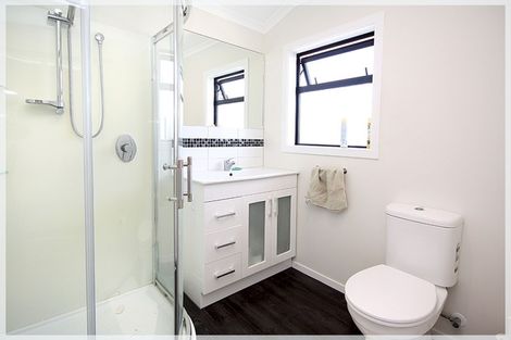 Photo of property in 10 Oxnam Place, Foxton Beach, Foxton, 4815