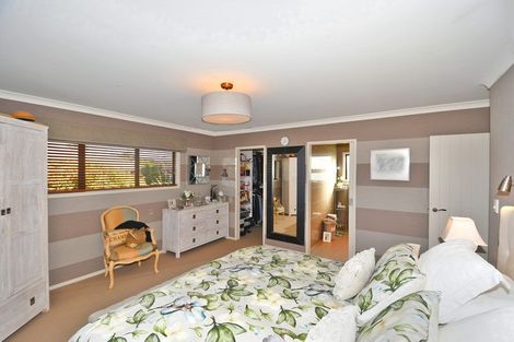 Photo of property in 2 Wonderview Road, Leigh, 0985