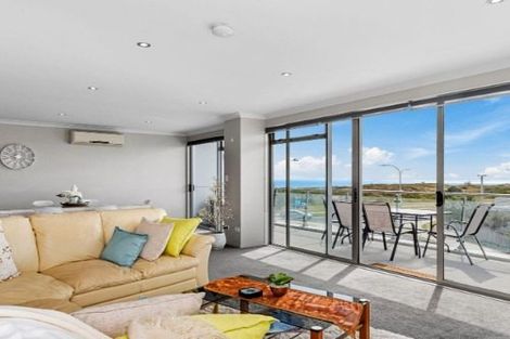 Photo of property in 898 Papamoa Beach Road, Papamoa Beach, Papamoa, 3118