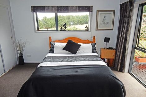 Photo of property in 159 Awamoa Road, Holmes Hill, Oamaru, 9492