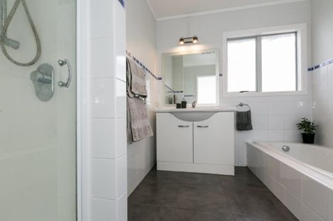 Photo of property in 1c Arataki Road, Havelock North, 4130