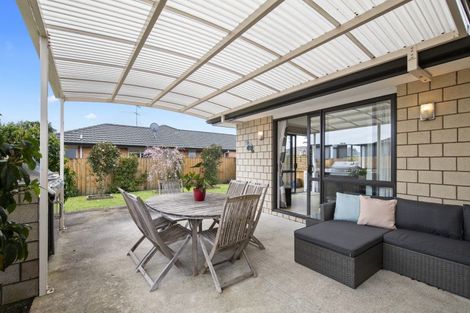 Photo of property in 25 Ripple Grove, Waiuku, 2123