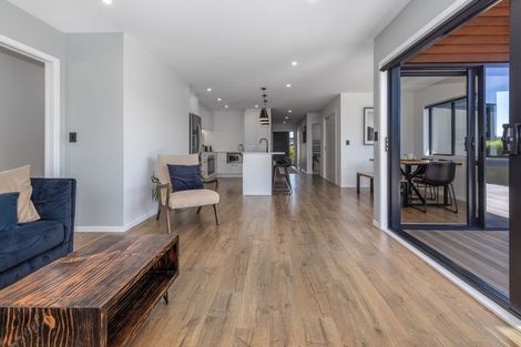 Photo of property in 10 Karearea Avenue, Waikanae, 5036