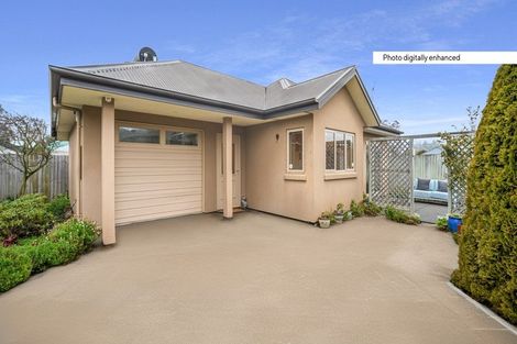 Photo of property in 4/15 Derrett Place, Saint Martins, Christchurch, 8022