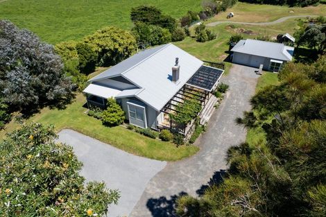 Photo of property in 151 Swamp Road, Te Horo, Otaki, 5581