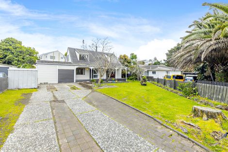 Photo of property in 11 Slim Place, Clendon Park, Auckland, 2103