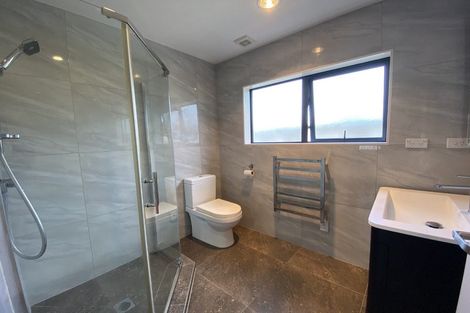 Photo of property in 10 Ensign Place, Hillcrest, Auckland, 0627