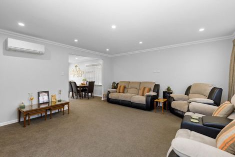 Photo of property in 51 Bonnie Glen Crescent, Ebdentown, Upper Hutt, 5018