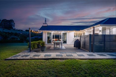 Photo of property in 65 Dalmore Way, Acacia Bay, Taupo, 3385