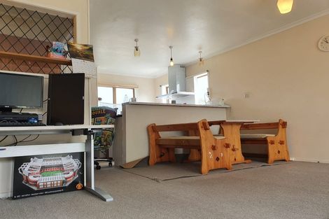 Photo of property in 1 Halberg Street, Glenfield, Auckland, 0629