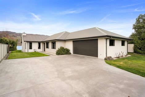 Photo of property in 14 De Bettencor Place, Mount Pisa, Cromwell, 9383