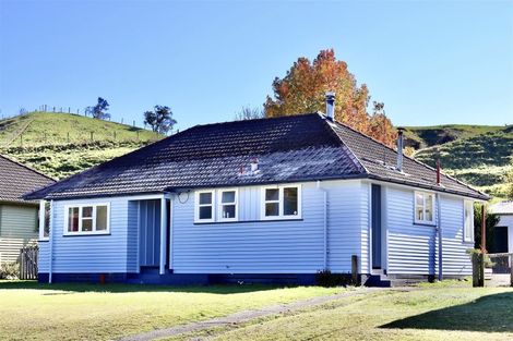 Photo of property in 15 Takahe Street, Taihape, 4720