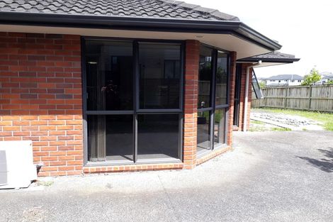 Photo of property in 9 Northcross Drive, Oteha, Auckland, 0632