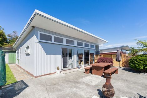 Photo of property in 8 Royal Place, Levin, 5510