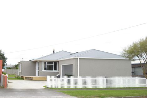 Photo of property in 17 Ropiha Street, Fitzroy, New Plymouth, 4312