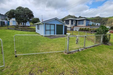 Photo of property in 1 Point Road, Mokau, 4376