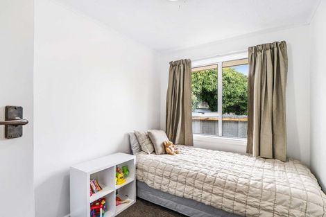 Photo of property in 402 Yaldhurst Road, Russley, Christchurch, 8042