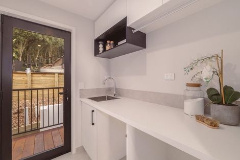 Photo of property in 307a Mount Pleasant Road, Mount Pleasant, Christchurch, 8081