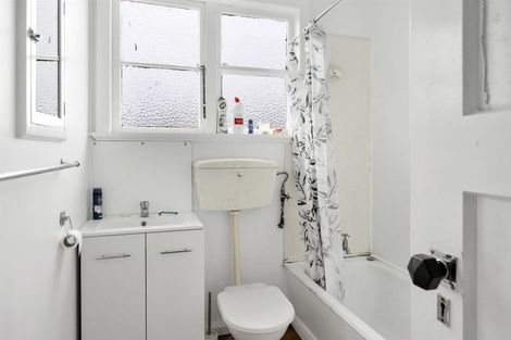 Photo of property in 210 South Road, Hawera, 4610