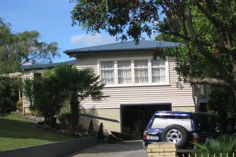 Photo of property in 12 Stottholm Road, Titirangi, Auckland, 0604