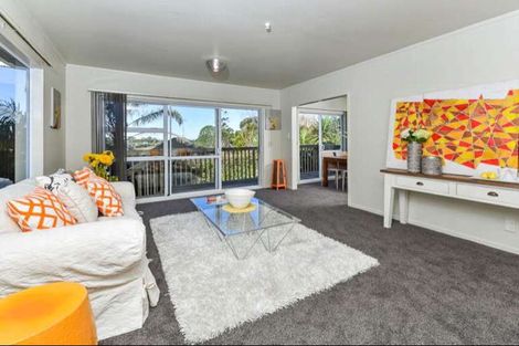 Photo of property in 3/23 Lake Road, Northcote, Auckland, 0627