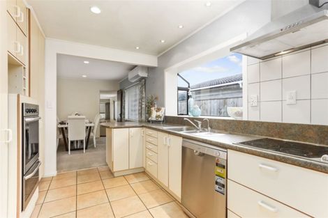 Photo of property in 17 Frank Evans Place, Henderson, Auckland, 0610