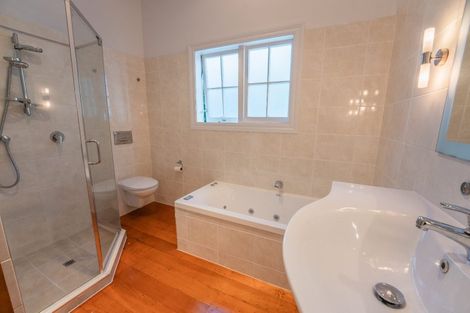 Photo of property in 34 William Bond Street, Stanley Point, Auckland, 0624