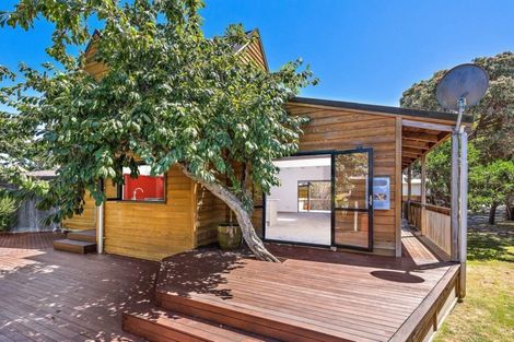 Photo of property in 30a Laurence Street, Manly, Whangaparaoa, 0930