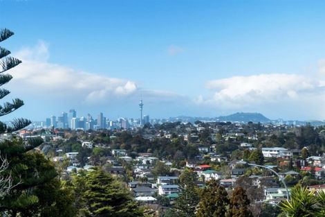 Photo of property in 15 Colin Wild Place, Glenfield, Auckland, 0629