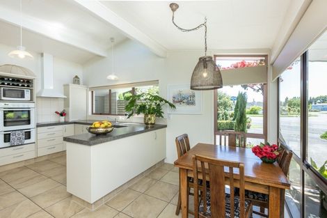 Photo of property in 72 Puketapu Road, Taradale, Napier, 4112